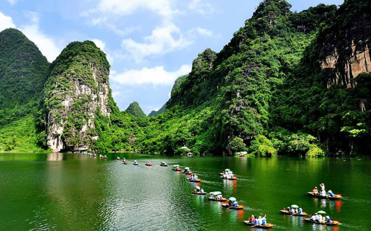 Tour Du Lịch Ninh Bình 2N1D: Hà Nội - Tam Cốc - Hang Múa - Bái Đính - Tràng An